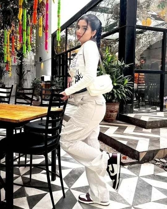 Women’s Cargo Pants | Adjustable Waist Belt | Multi-Pocket & Straight Fit | Versatile Style