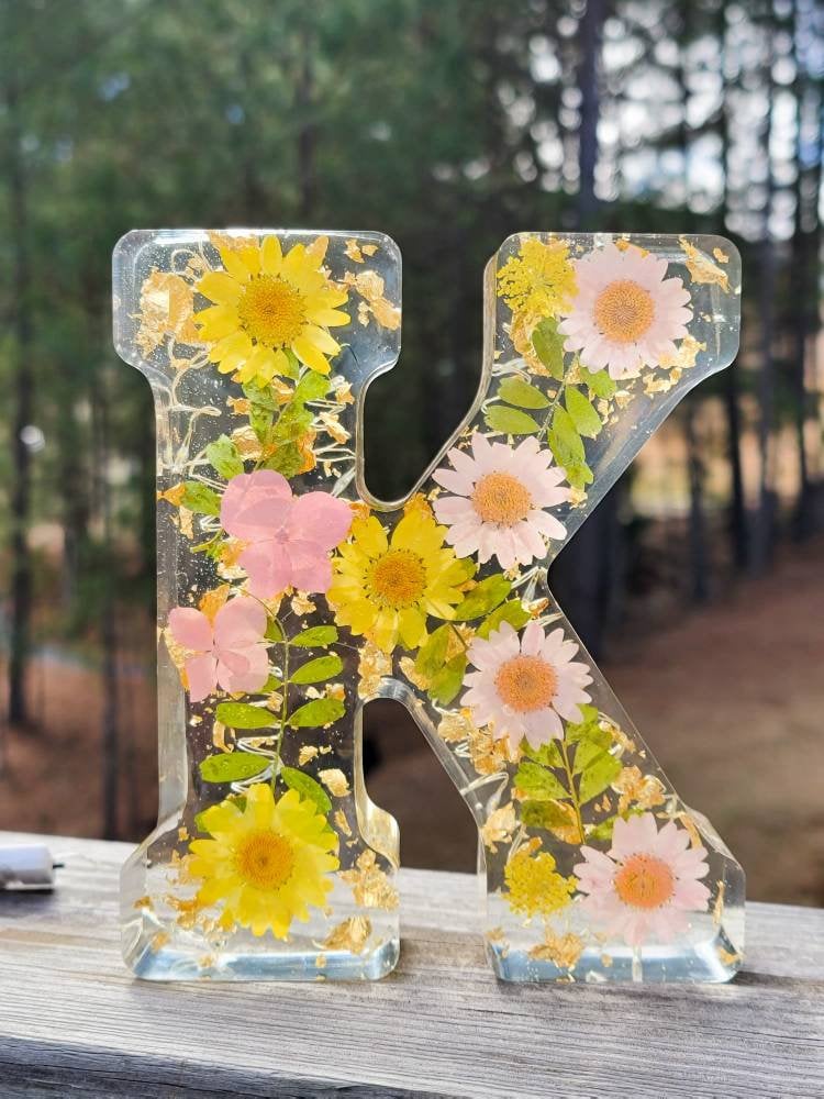FloraGlow | Handmade Floral Night Light for a Dreamy Ambiance