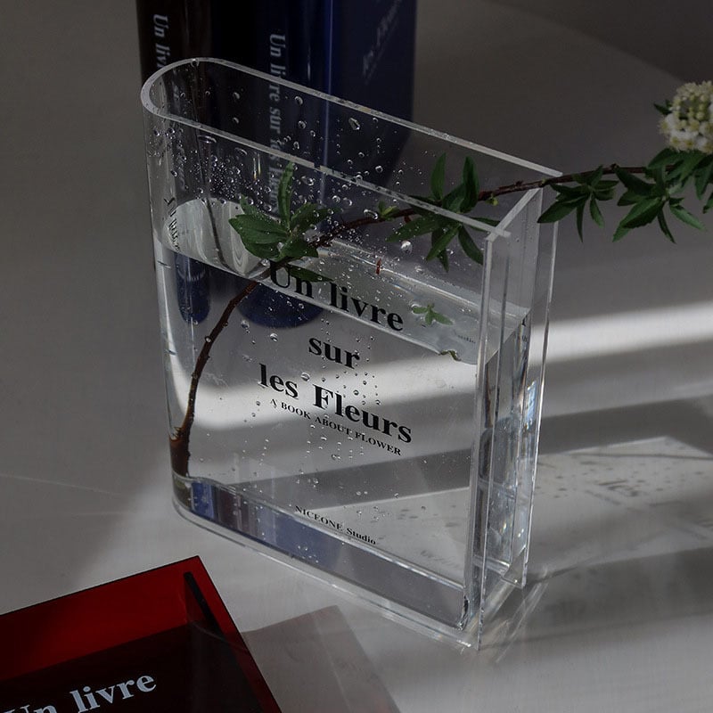 Milovaro - Books About Flowers - Book Vase