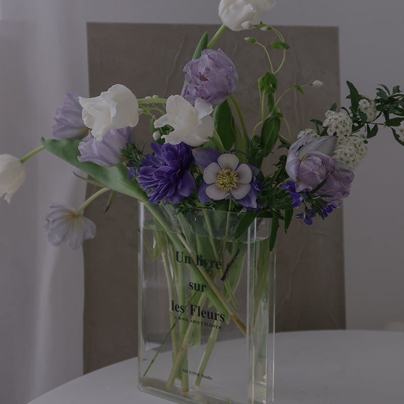 Milovaro - Books About Flowers - Book Vase