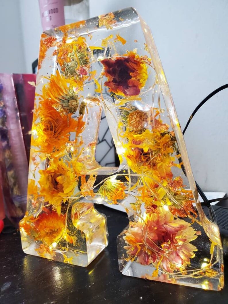 FloraGlow | Handmade Floral Night Light for a Dreamy Ambiance