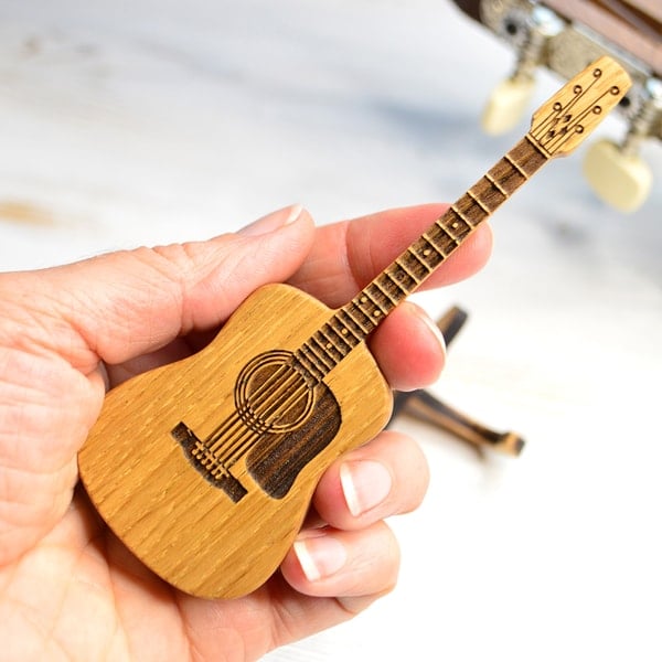 50% OFF | GuitarHolder™ - Guitar Pick Holder +3 Free Picks [Last Day Discount]