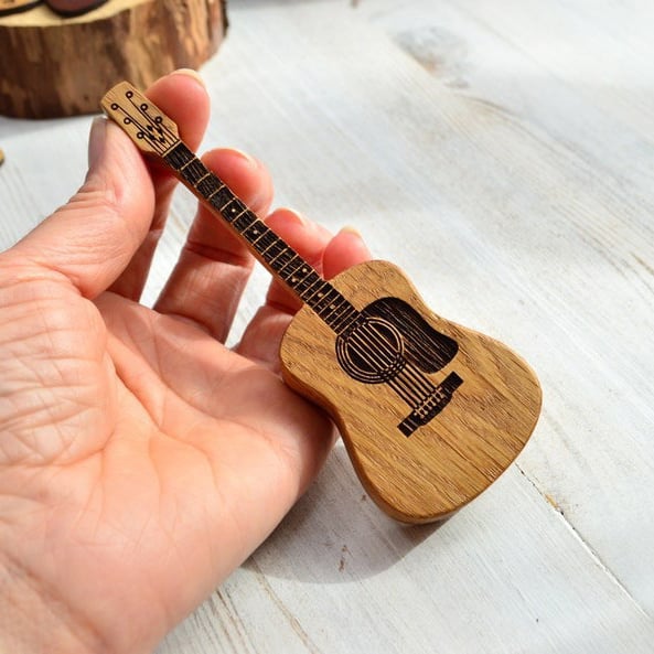 50% OFF | GuitarHolder™ - Guitar Pick Holder +3 Free Picks [Last Day Discount]