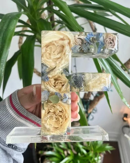 FloraGlow | Handmade Floral Night Light for a Dreamy Ambiance