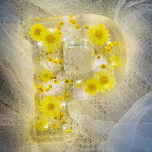 FloraGlow | Handmade Floral Night Light for a Dreamy Ambiance