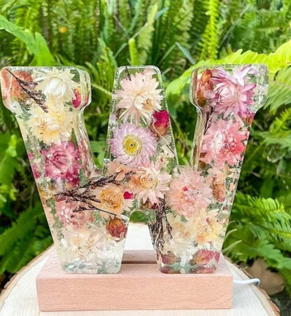 FloraGlow | Handmade Floral Night Light for a Dreamy Ambiance
